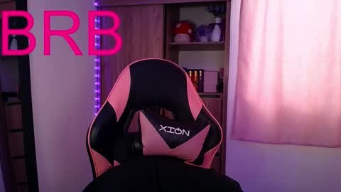 Olivia online show from 11-29-25, 04:10