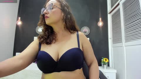 olivia online show from 12-24-24, 01:49