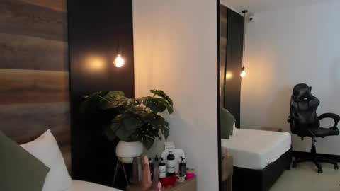 Snapshot of olivia_willoow chatting on 03-05-26, 02:18 olivia_willoow online show from 03-05-26, 02:18