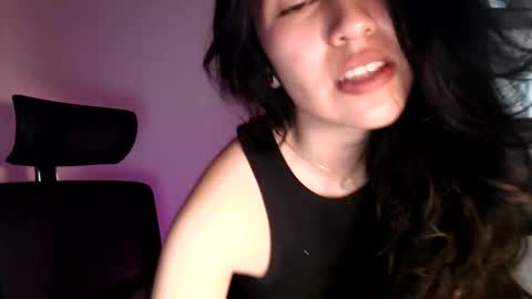 oliviaaa__ online show from 11-14-25, 05:00