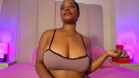 Snapshot of oliviabeneett chatting on 07-06-26, 08:22 My name is olivia but can you call me Oli online show from 07-06-26, 08:22