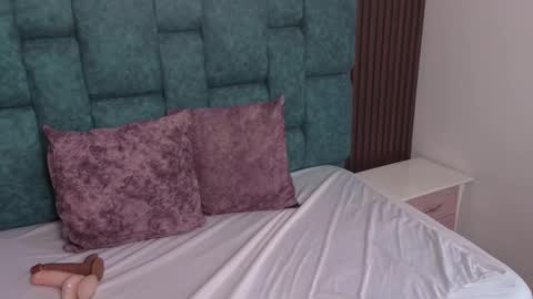 Snapshot of oliviabonnie chatting on 02-17-26, 07:09 oliviabonnie online show from 02-17-26, 07:09