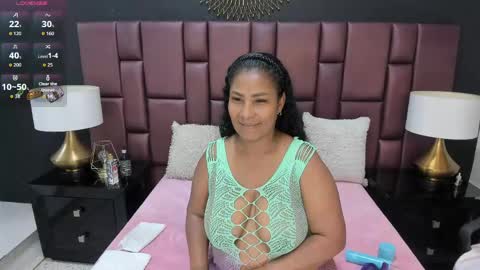 Snapshot of oliviaburningmilf chatting on 05-27-26, 07:33 Olivia Burning online show from 05-27-26, 07:33