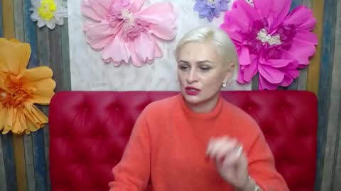 Snapshot of oliviahorst chatting on 11-16-25, 06:13 OliviaHorst online show from 11-16-25, 06:13