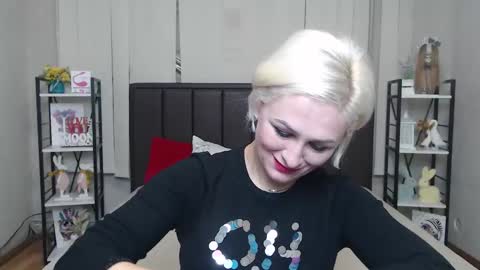 Snapshot of oliviahorst chatting on 11-27-25, 07:43 OliviaHorst online show from 11-27-25, 07:43