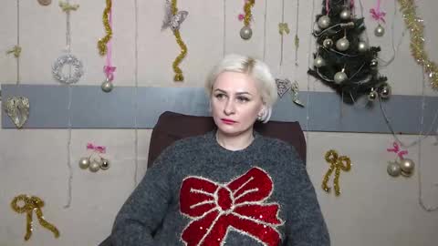 Snapshot of oliviahorst chatting on 12-14-25, 06:23 OliviaHorst online show from 12-14-25, 06:23