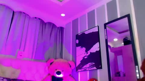 oliviahot01 online show from 06-10-26, 03:39