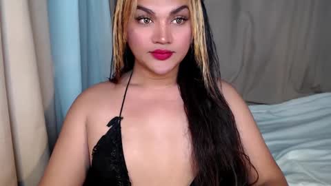 oliviahot22 online show from 03-02-25, 07:10