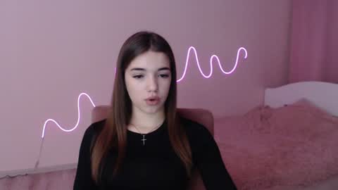 Snapshot of olivialimm chatting on 12-12-24, 02:33 Olivia online show from 12-12-24, 02:33