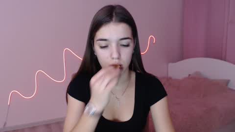 Snapshot of olivialimm chatting on 12-17-24, 05:58 Olivia online show from 12-17-24, 05:58