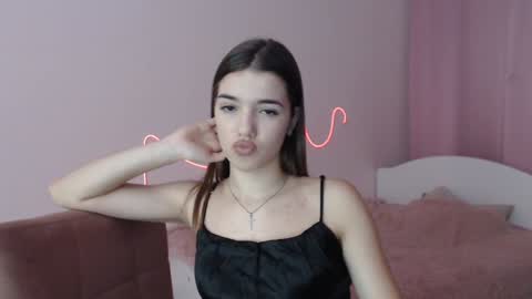 Snapshot of olivialimm chatting on 12-17-24, 09:05 Olivia online show from 12-17-24, 09:05