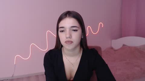 Snapshot of olivialimm chatting on 12-18-24, 03:22 Olivia online show from 12-18-24, 03:22