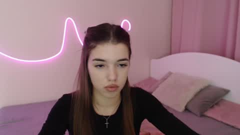 Snapshot of olivialimm chatting on 12-19-24, 10:32 Olivia online show from 12-19-24, 10:32