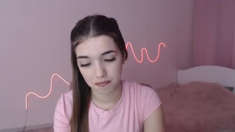 Snapshot of olivialimm chatting on 12-20-24, 06:13 Olivia online show from 12-20-24, 06:13