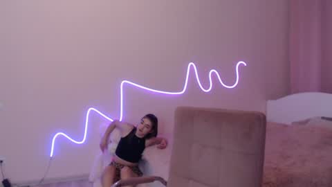 Snapshot of olivialimm chatting on 01-09-25, 09:37 Olivia online show from 01-09-25, 09:37