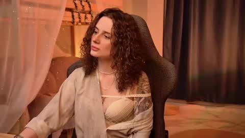 Snapshot of oliviamcclean chatting on 02-27-26, 07:58 Liv online show from 02-27-26, 07:58