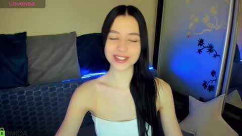 Snapshot of oliviarichi chatting on 02-09-26, 08:51 oliviarichi online show from 02-09-26, 08:51