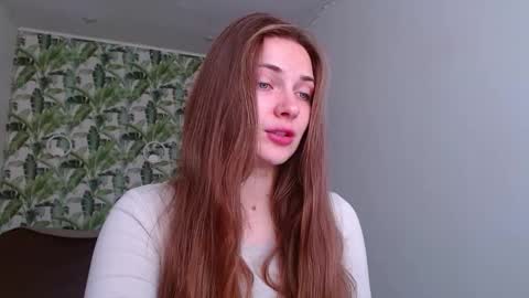 Olivia online show from 10-22-25, 04:24