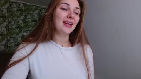 Olivia online show from 10-27-25, 05:22