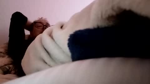 Snapshot of oliviassl22 chatting on 11-14-25, 07:01 oliviassl22 online show from 11-14-25, 07:01