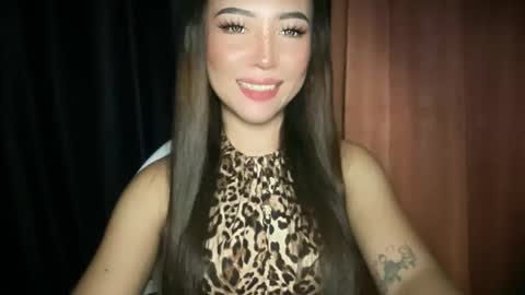 Snapshot of oliviaxxmore69 chatting on 03-07-26, 06:21 ZAINA online show from 03-07-26, 06:21