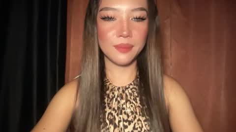 Snapshot of oliviaxxmore69 chatting on 03-10-26, 01:49 ZAINA online show from 03-10-26, 01:49