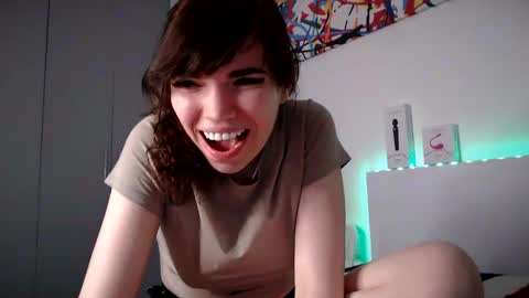 Snapshot of olivka_flower chatting on 12-18-24, 12:21 Angelina Lina online show from 12-18-24, 12:21