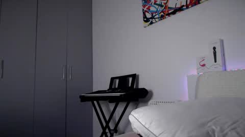 Snapshot of olivka_flower chatting on 01-11-25, 09:15 Angelina Lina online show from 01-11-25, 09:15