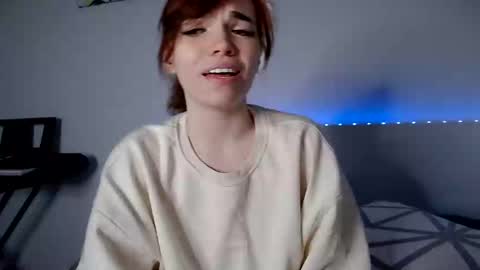 Snapshot of olivka_flower chatting on 01-17-25, 09:39 Angelina Lina online show from 01-17-25, 09:39