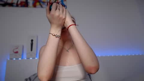 Snapshot of olivka_flower chatting on 02-01-25, 01:34 Angelina Lina online show from 02-01-25, 01:34