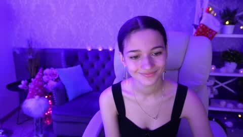 Snapshot of olivkablush chatting on 12-31-24, 10:15 Olivia online show from 12-31-24, 10:15