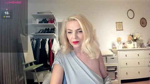 ollalla7 online show from 09-09-25, 03:55