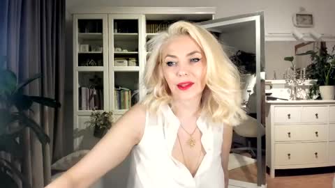 ollalla7 online show from 04-25-26, 08:39