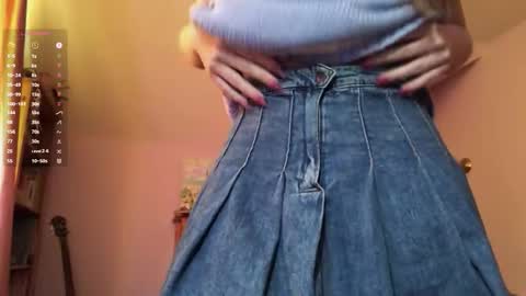 Snapshot of olliefadeley chatting on 09-26-25, 01:04 Mila online show from 09-26-25, 01:04