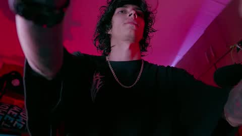     online show from 10-22-25, 03:18