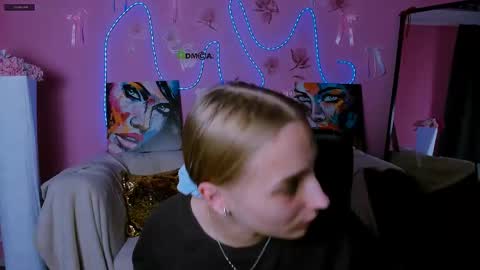 Ollivia online show from 05-19-26, 05:47