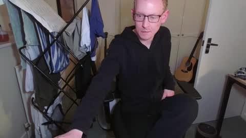 Snapshot of ollysparks chatting on 03-09-26, 10:14 Olly online show from 03-09-26, 10:14