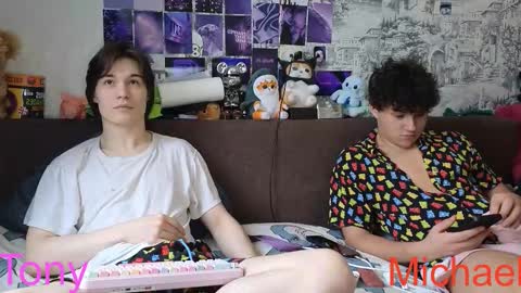 Snapshot of ololkd chatting on 02-10-26, 08:29 Tony online show from 02-10-26, 08:29