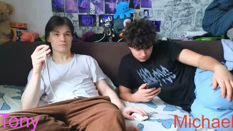 Snapshot of ololkd chatting on 02-11-26, 09:14 Tony online show from 02-11-26, 09:14