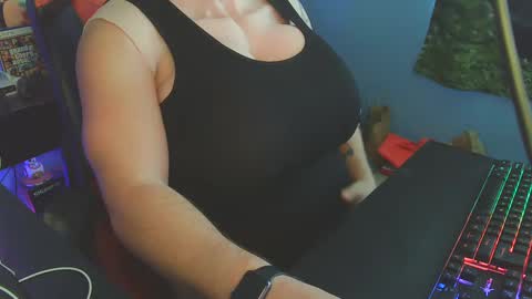 Dani Pregna online show from 10-13-25, 02:06