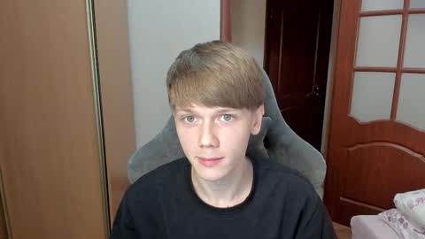 Oliver and Mira online show from 01-17-26, 07:39