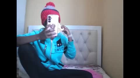 Snapshot of olwami4 chatting on 12-23-25, 07:50 olwami4 online show from 12-23-25, 07:50