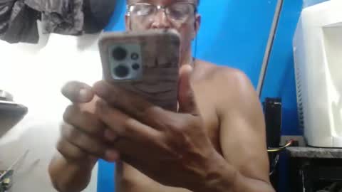 Snapshot of oly10022020 chatting on 11-23-25, 02:28 OlySantos online show from 11-23-25, 02:28