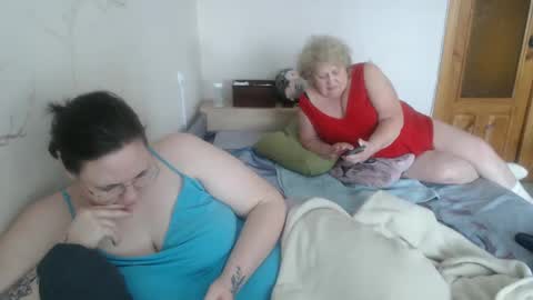 Snapshot of olyaandnetty chatting on 02-20-25, 01:08 OlyaAndNetty online show from 02-20-25, 01:08