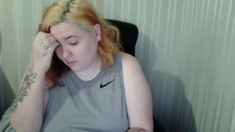 OlyaAndNetty online show from 12-22-25, 11:40