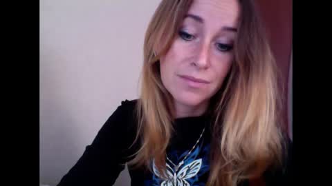 olyra11 online show from 10-07-25, 09:28