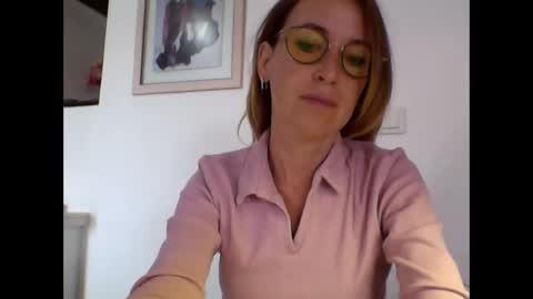 olyra11 online show from 10-14-25, 06:25