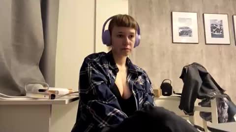 Eva online show from 05-24-26, 09:47