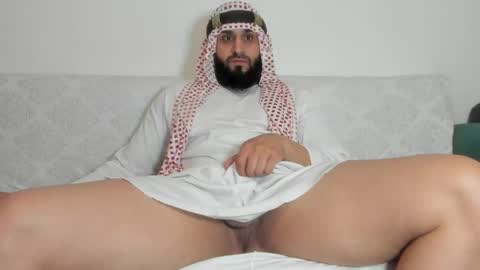Snapshot of omar_xoxo chatting on 05-30-26, 08:50 Omar online show from 05-30-26, 08:50