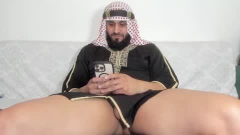 Snapshot of omar_xoxo chatting on 06-17-26, 07:00 Omar online show from 06-17-26, 07:00